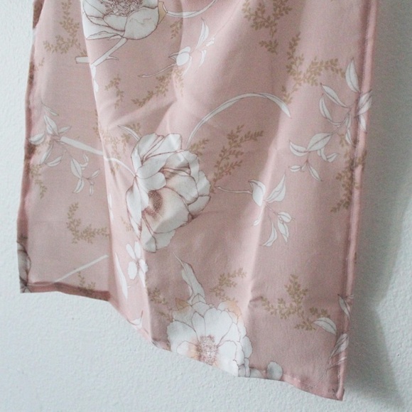 NWT HANDMADE Floral 16” x 16” Scarf #13 L988 - Picture 2 of 6